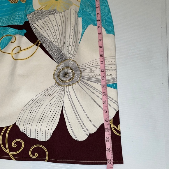 Size 4, fitted unique sleeveless dress. - Picture 9 of 11